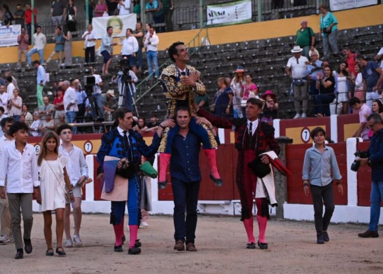 Épica encerrona de Morenito de Aranda em Talavera de La Reina onde não faltaram até pares de bandarilhas
