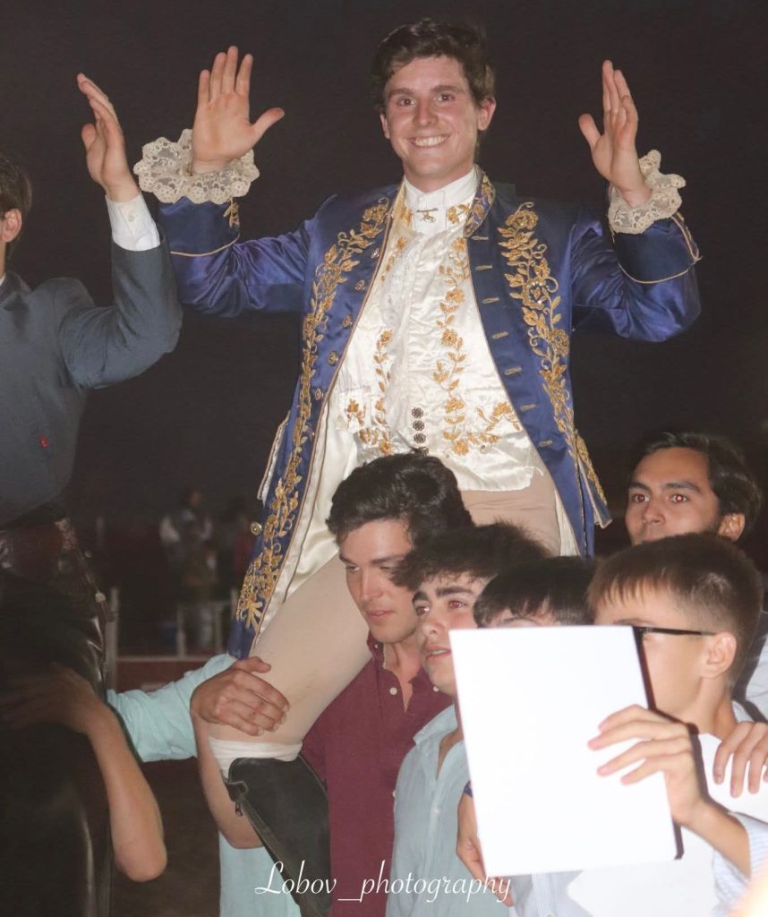 Francisco Maldonado Cortes em ombros no seu debute em Espanha