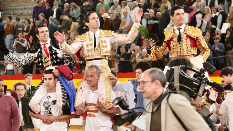 Todos a ombros na primeira de Almendralejo