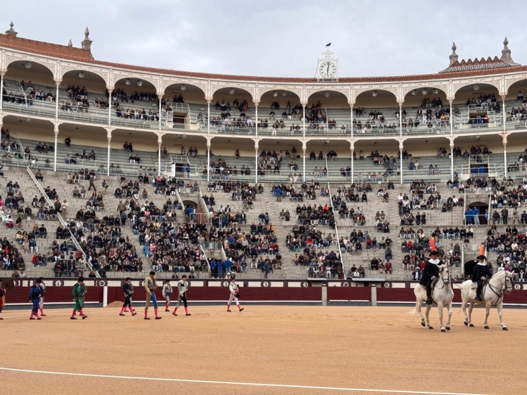 Novilhada em Madrid com pouco mais que uma ovação