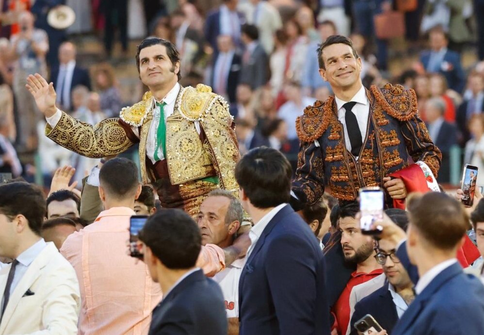 Morante e Manzanares a ombros no encerramento de Jerez de la Frontera