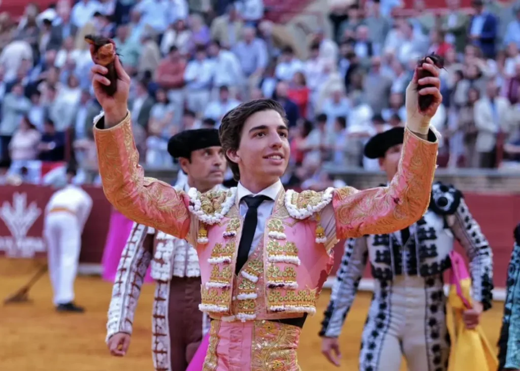 Feira de Córdoba inaugura-se com saída em ombros do novilheiro Julio Norte