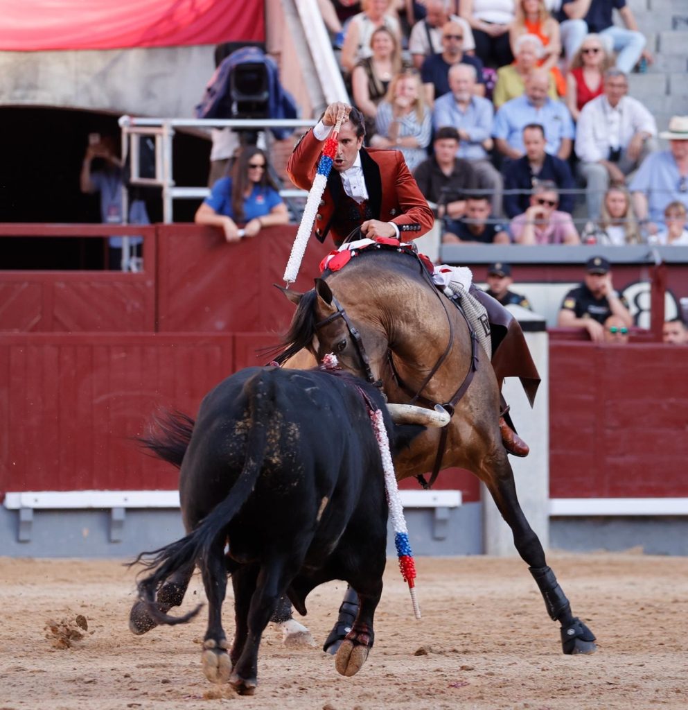 Cartagena e Ventura empatam a uma orelha na corrida de rejoneo em Madrid
