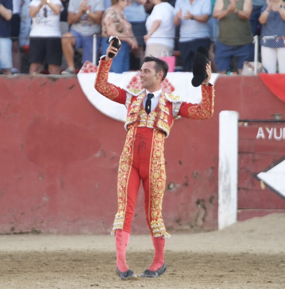 Goméz del Pilar com orelha solitária em El Tiemblo