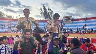 Bambamarca encerra com dupla Porta Grande