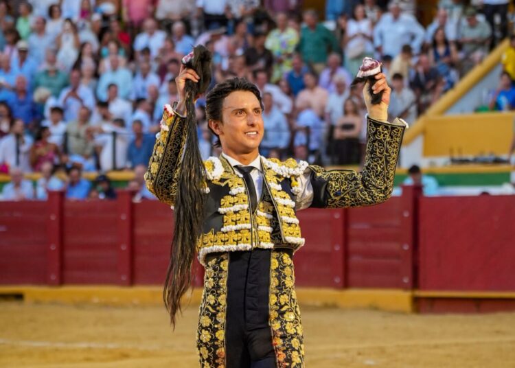 Talavante e Roca Rey a ombros em Estepona