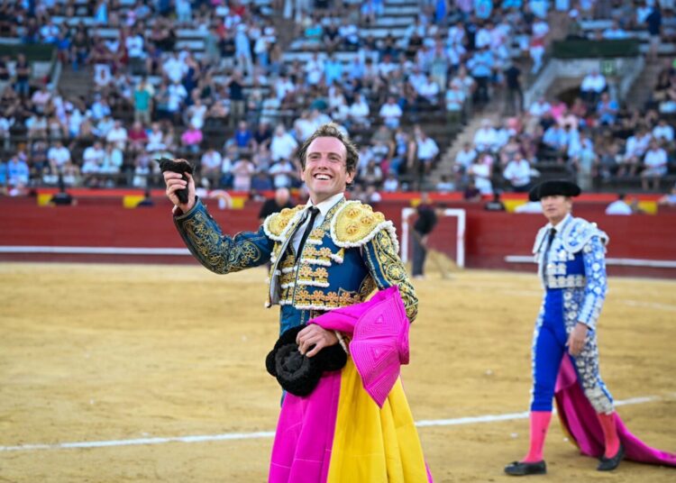 Román e Neck Romero foram os protagonistas da primeira de Valencia