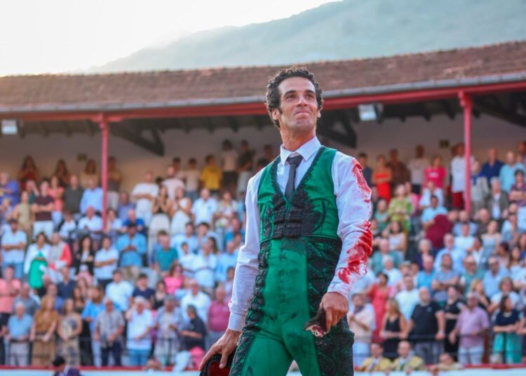 Orelha solitária para Morenito de Aranda em Azpeitia