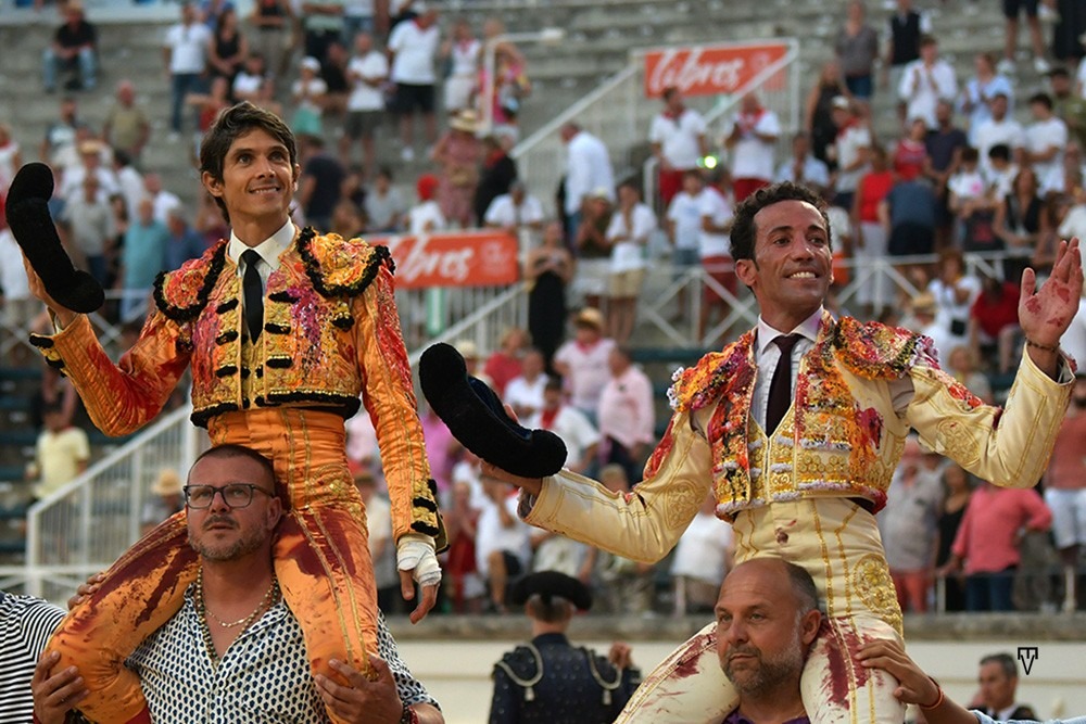 Castella e Miranda a ombros na primeira de Béziers