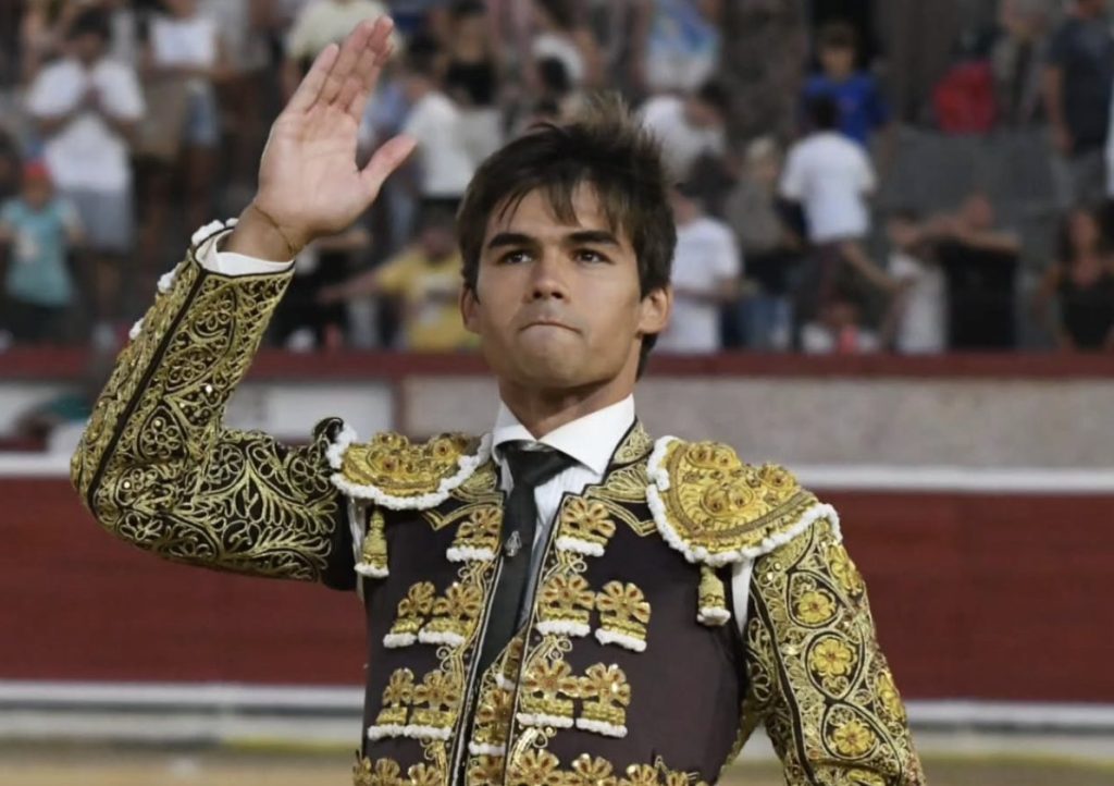 Manuel Caballero com orelha solitária em Tarazona de la Mancha