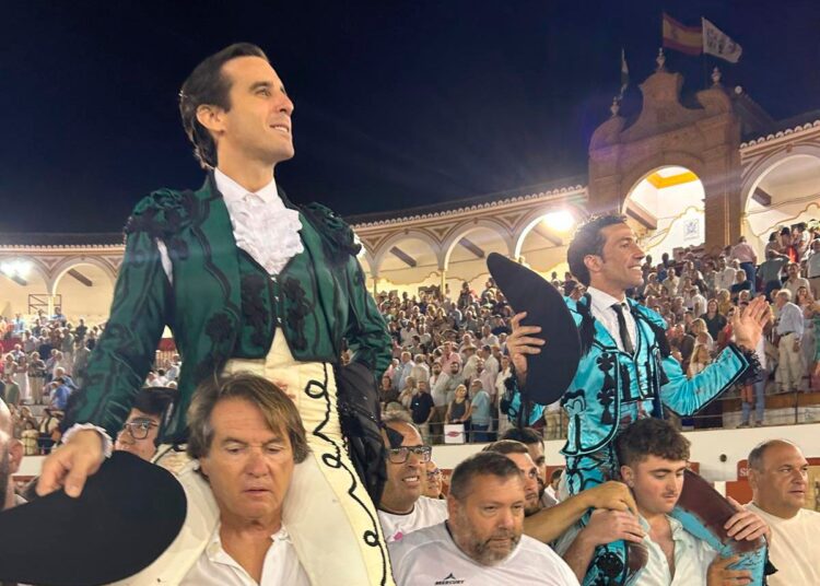 Ortega e Miranda a ombros em Antequera