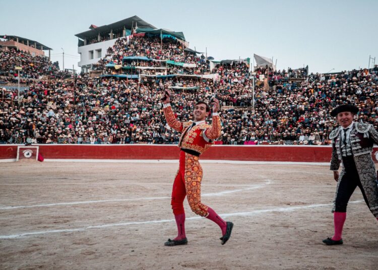 Corrida repleta de orelhas em Coracora no Peru