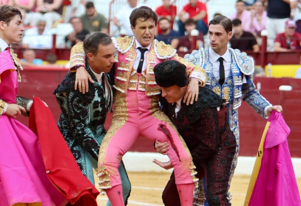 Angelín colhido com gravidade em Murcia