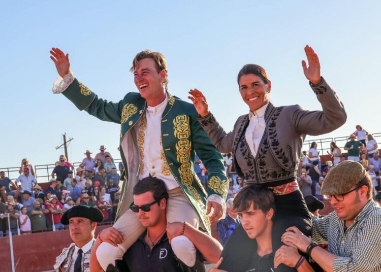 Rui Fernandes e Lea Vicens a ombros em Villatobas