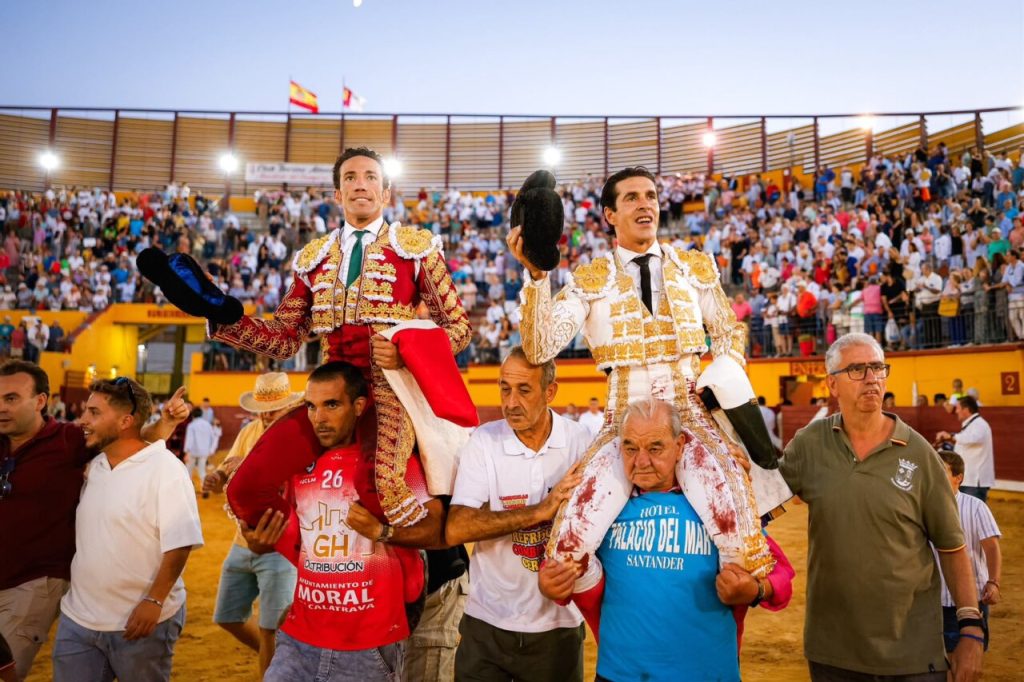 Saída a ombros para Talavante e David de Miranda em Almodóvar del Campo